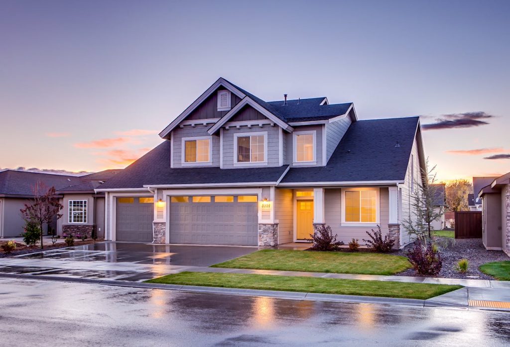 zipwp-image-186077 Blue and Gray Concrete House With Attic during Twilight